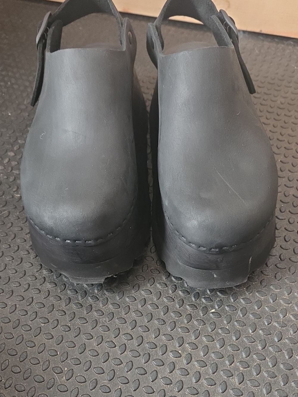 Bryr Tegans - Monoblack